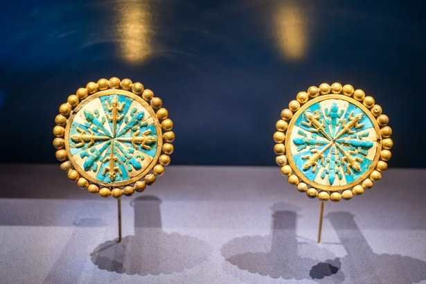 トカゲのモザイクの耳飾り(西暦100年-800年) ラルコ博物館所蔵