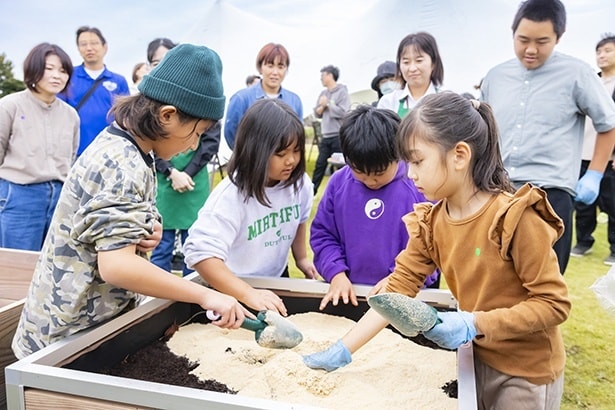 コンポストに米ぬかを加えて、作業完了!