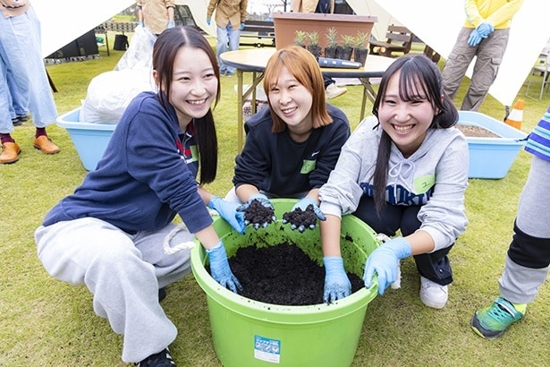 地元の東金商業高等学校の生徒も参加