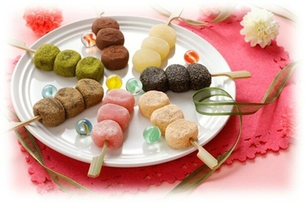 多彩なフレーバーで展開する串わらび