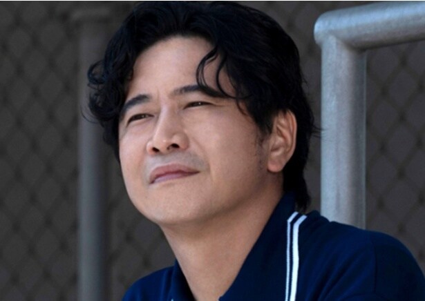 慎太郎の才能を見出す恩人の担当スカウト・田中秀太役：萩原聖人さん