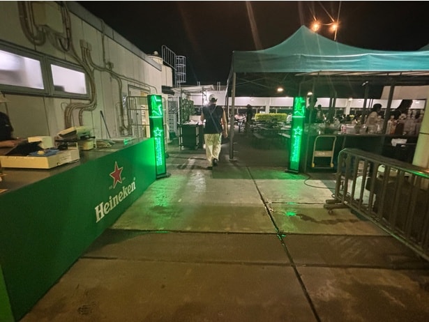 ハイネケンカラーで飾られた会場