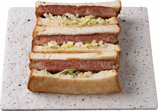 【写真】数量限定で登場する超高級サンドの「山形牛ヒレかつサンド」