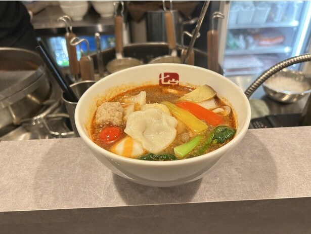 麻辣湯(スープ・春雨)620円にトッピング(1グラム3.1円)590円分を追加