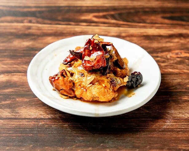 【写真】辛い物好きにはたまらない!香る辣子鶏(768円)