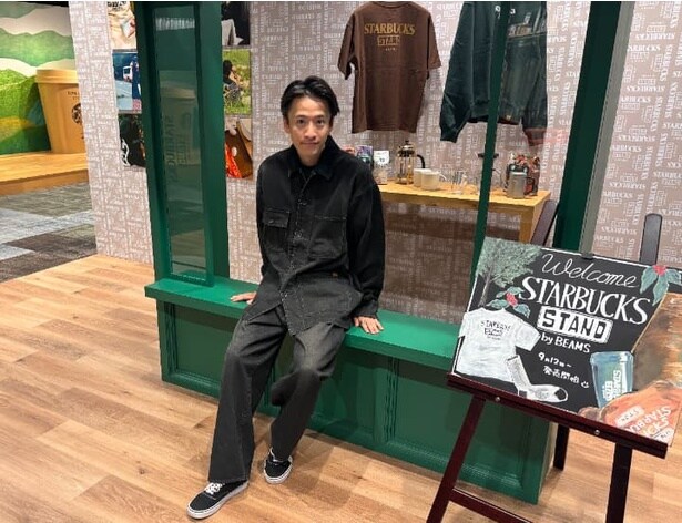 日本製の12.5オンスブラックデニムを採用したカバーオールとパンツでコーディネート