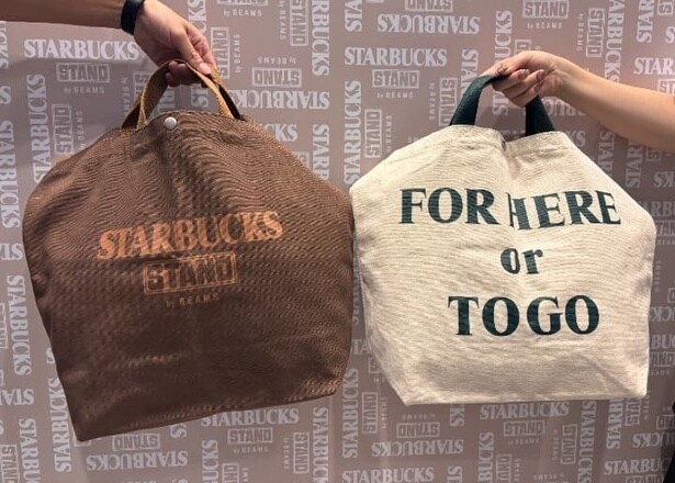 こちらもフロント中央に大きくロゴをプリント!「キャンバス LOGO トート」(7700円)