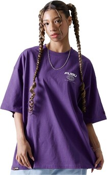 個性を楽しむオーバーサイズ【フブ】の半袖Tシャツ、快適な着心地で都会的スタイルを完成させるAmazonで販売中！