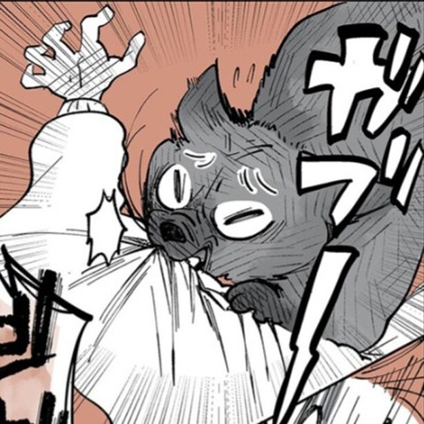 【ネコ漫画】就寝中に飼い主の腕をがぶりと噛みつく愛猫!?拗ねてしまうも意外すぎる展開に驚愕【著者に聞いた】