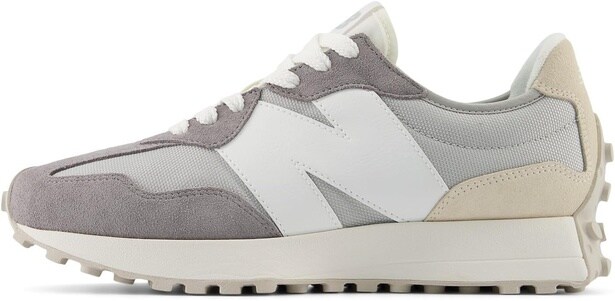 「期待とおり」「快適」と大人気の【ニューバランス】スニーカーが30%OFFでAmazonに登場