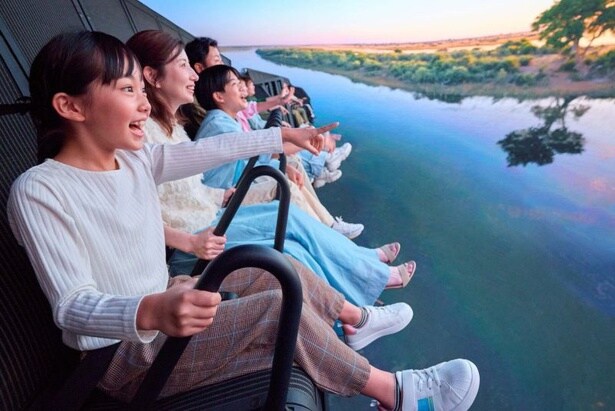 「エアクルーズ・ザ・ライド」のイメージ。「クオリティが高くて、映像もとてもキレイで、実際に空を飛びながら海外旅行をしているような気分になりました」とゲスト