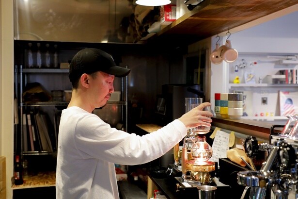 サイフォンをメインに状況次第ではハンドドリップも