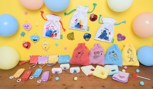 セサミストリートの“大人かわいい”新作8アイテム、全国の雑貨店(PLAZAなど)やフラワーリング公式オンラインストアで販売中