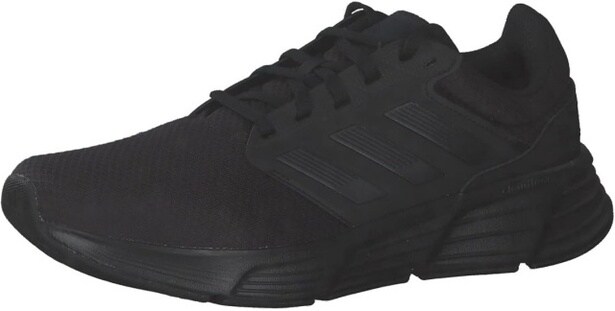 快適性と反発力を両立した【アディダス】スニーカー、日常からスポーツまで活躍するモデルがAmazonで販売中!