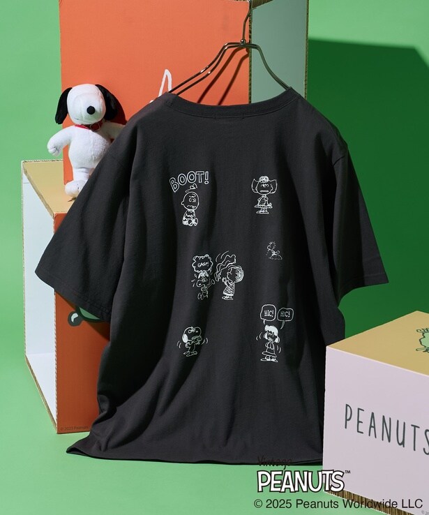 「PEANUTS ヴィンテージ アート プリントTシャツ(チャコールグレー)」(5995円)