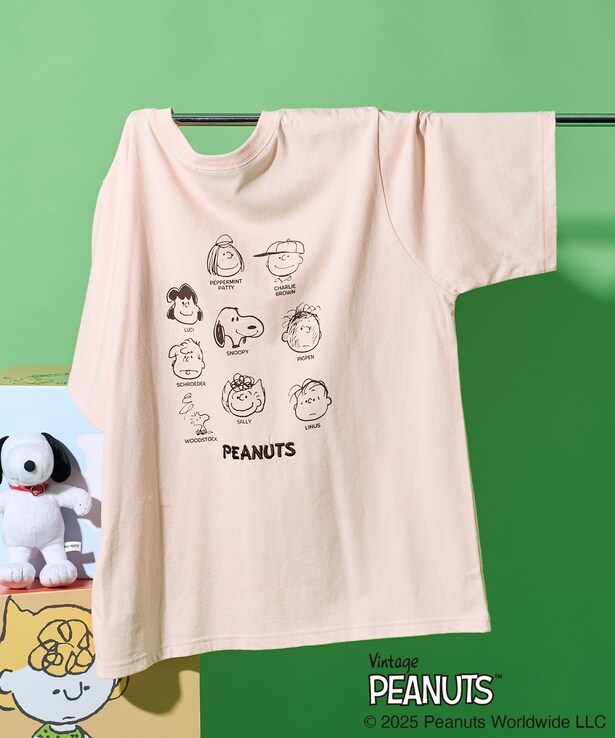 「PEANUTS フレンズ ロゴ刺しゅうプリントTシャツ(ピンク)」(5995円)