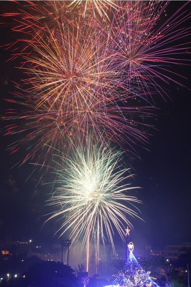 第33回 宜野座村まつり＆第10回 美ら島花火大会(宜野座村農村公園)