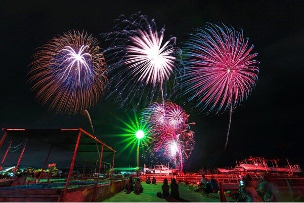 第11回 美ら海花火大会(恩納村コミュニティ広場)