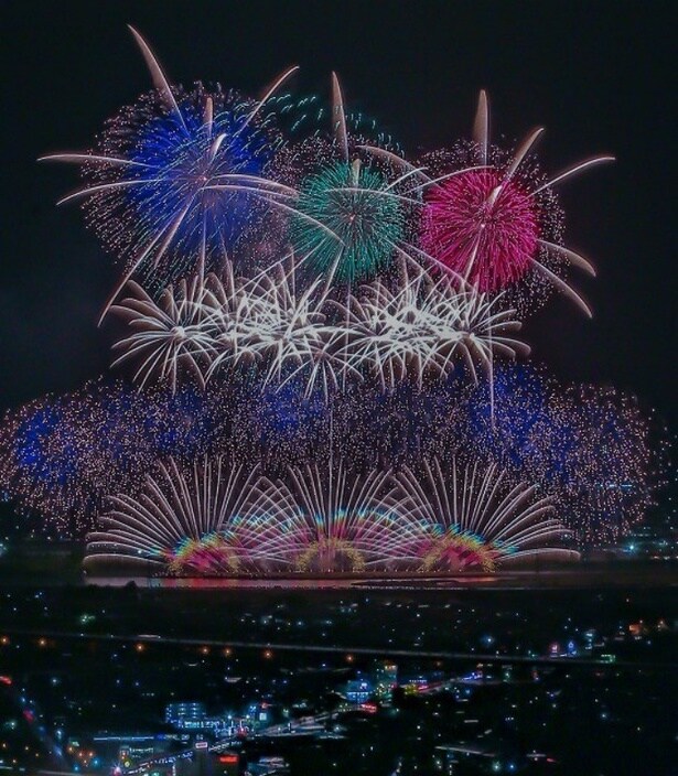 「新市誕生20周年記念」第38回 やつしろ全国花火競技大会(球磨川河川緑地(新萩原橋上流))