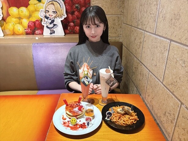 店内の壁面には各キャラクターたちのデフォルメイラストのパネルも設置されています