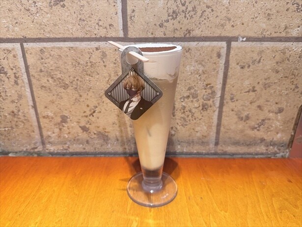 皇后崎 迅のミルクコーヒードリンク(700円)