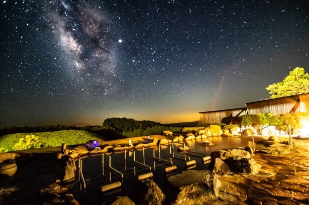 晴れた日の夜の露天風呂の美しさは一見の価値あり！
