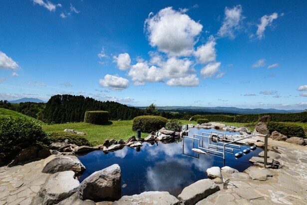 昼の露天風呂も圧巻！