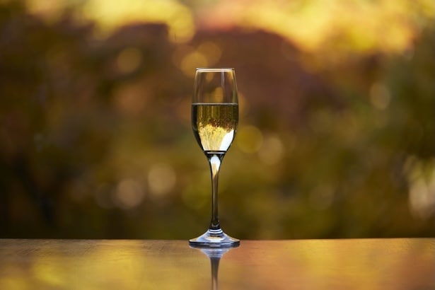 紅葉のグラデーションをイメージした「紅葉シャンパーニュカクテル」