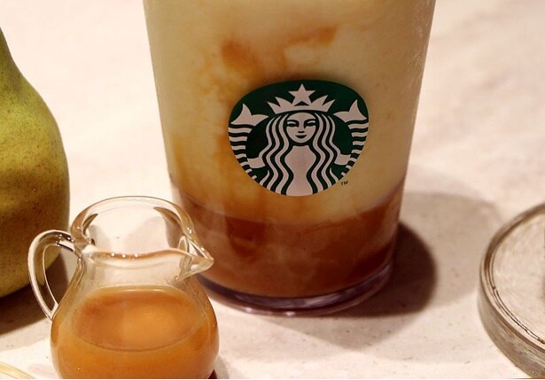 底には、甘みとコクのある生キャラメルのソースがIN