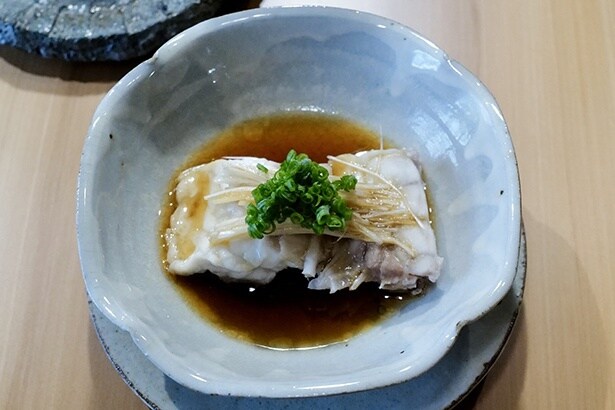 醤油と胡麻油の香りがよい「香味蒸し」