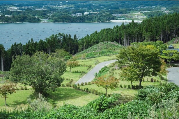 海と山の絶景を眺められるキャンプ場
