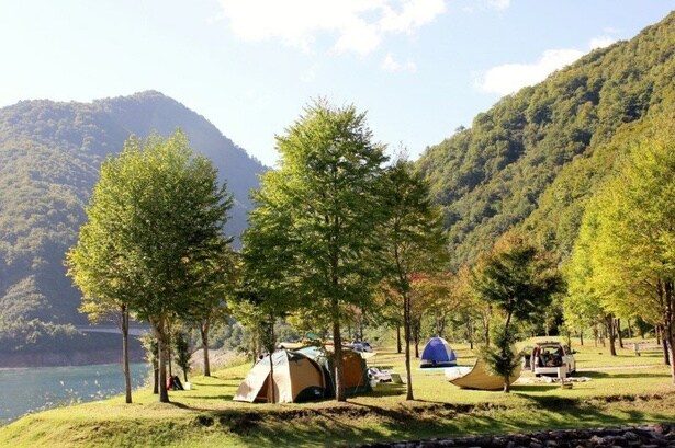 バーベキューセットのレンタルもあり、気軽にバーベキューも楽しめる