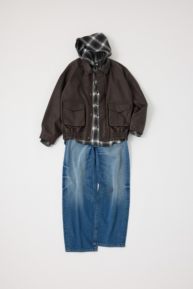 「フェイクレザーブルゾン」(9900円)、「フードチェックシャツ」(4950円)、「ワイドルーズデニム」(6490円)