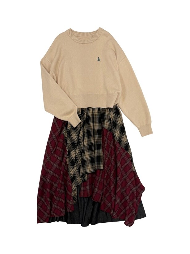 「ミニ恐竜ワッペンもちもちニットプルオーバー」(7590円)、「ランダムチェックイレヘムスカート」(1万1000円)