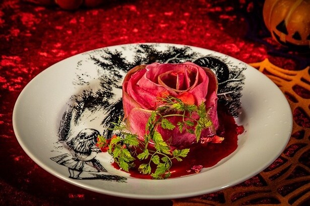 白兎のサクリファイス ～炙りモッツアレラとトマト ハモンセラーノのカプレーゼ～