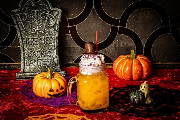 トリックオアトリート 古城の国のマジックポーション カシスリキュール(ノンアルカシスシロップ)＋パンプキンジュース