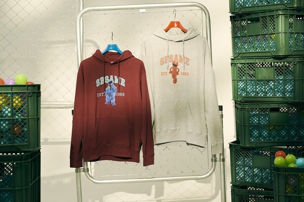 「カレッジロゴ裏毛プルオーバー」(9790円)