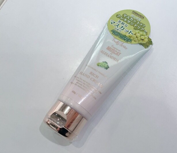FERNANDA「フレグランス リッチハンドクリーム マスカット・オブ・アレキサンドリア 50g 」(990円) 