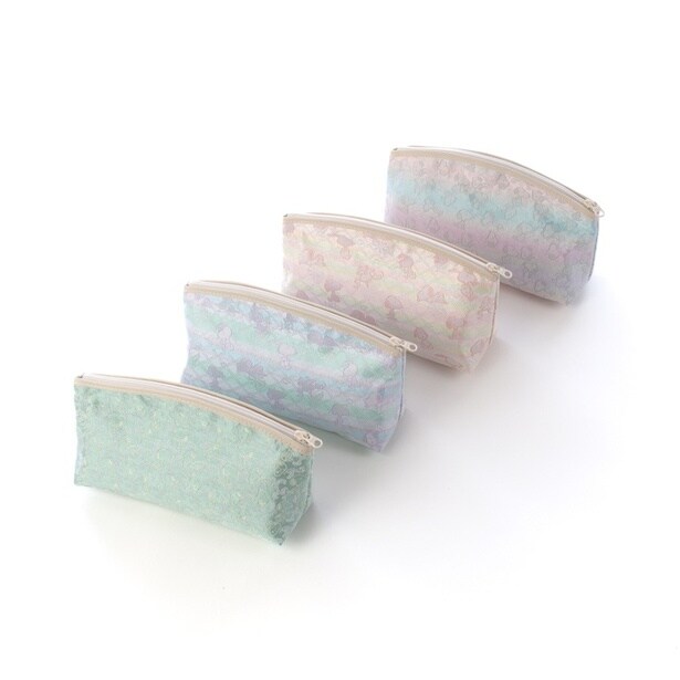 「半月ポーチ」(各6600円)