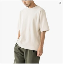 シンプルでどんなボトムスとも相性が良い【アマゾンエッセンシャルズ】のスウェットTシャツがAmazonに登場！