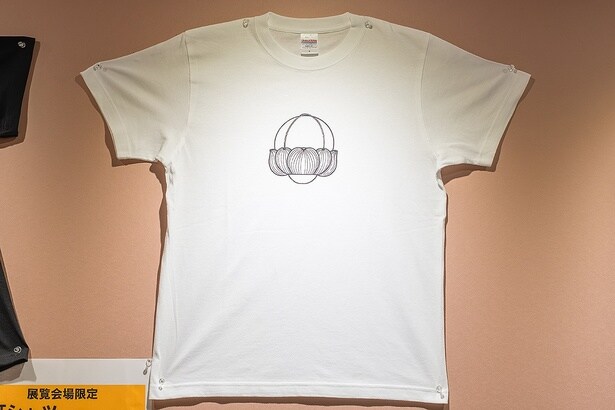 みほとけさんが描いた心月輪をプリントした、ほっこりありがたいデザインのTシャツ(3850円)