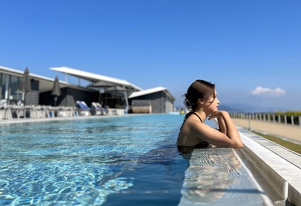 アクアイグニス淡路島のインフィニティプールでリラックス