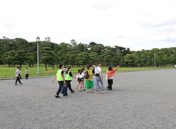 時折、ガイドから「江戸幕府を開いたのは誰でしょう？」といったクイズも出題された