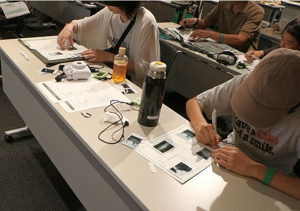 マップ作りに集中する参加者たち