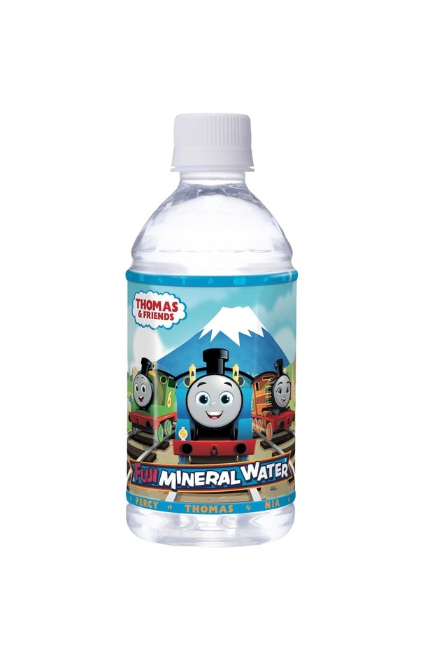 きかんしゃトーマスのミネラルウォーターが約4年ぶりにリニューアル！Newルックのデザインボトルには隠れキャラを探す仕掛けも