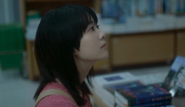 篠原明里役：高畑充希さん