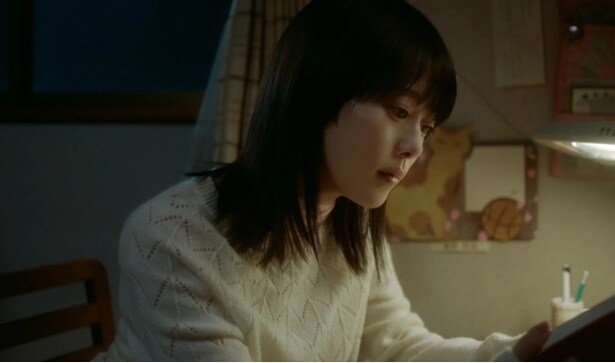 明里もまた、あの頃の想い出とともに、静かに日常を生きていた