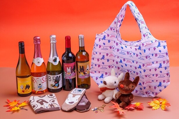 お土産にぴったりな季節限定グッズも充実