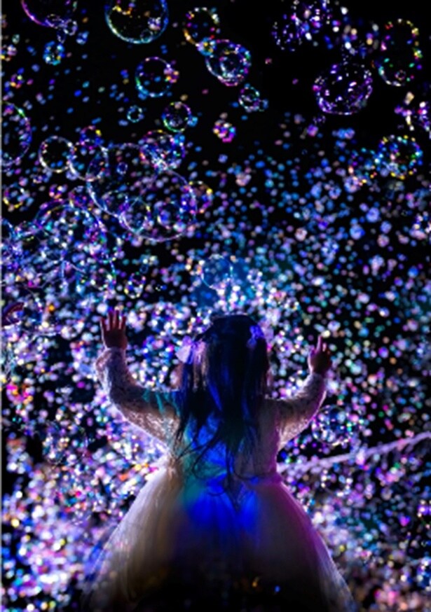 「であいの日」に披露される「ナイトバブルショー」は一見の価値あり