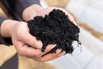 目指す“ニュー江戸時代”とは？バイオマスを炭化して作る「宙炭」の開発で国内農業を支え、国内自給率を高める取り組みに挑む「TOWING」